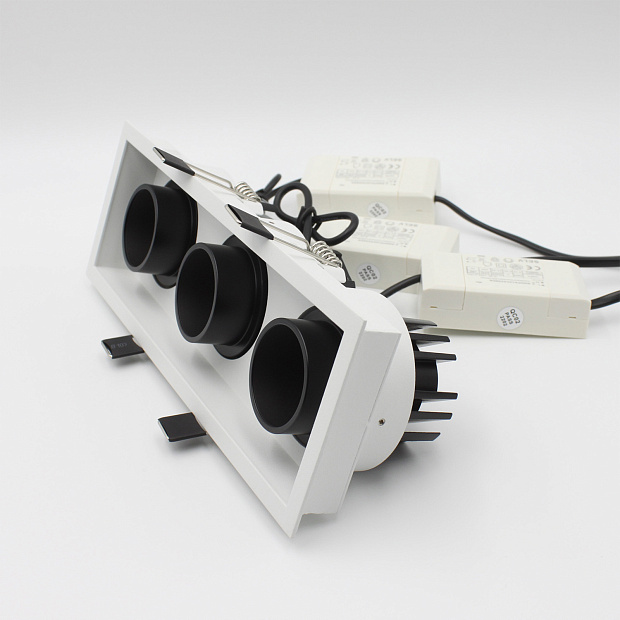 Skarlat  RSL74092-3 3×10W WH+BK 3000K