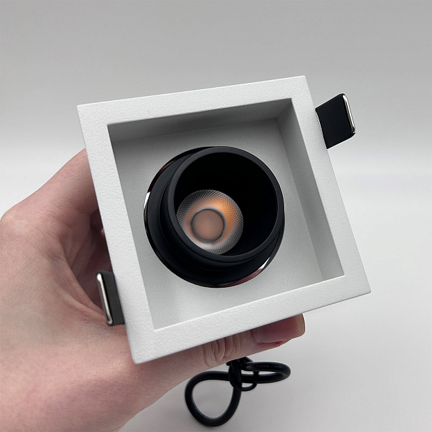 Skarlat  RSL74092-1 1×10W WH+BK 3000K